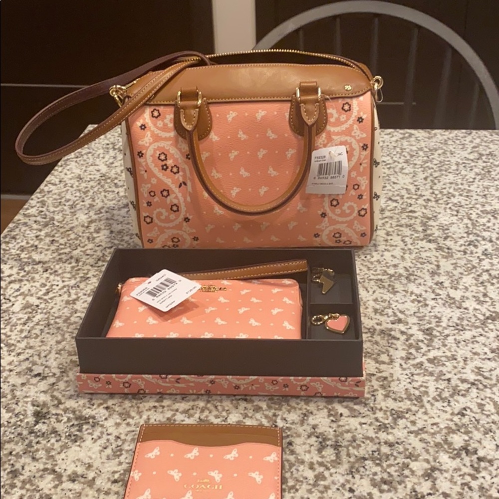 Coach Butterfly Bennett, wristlet, card wallet.